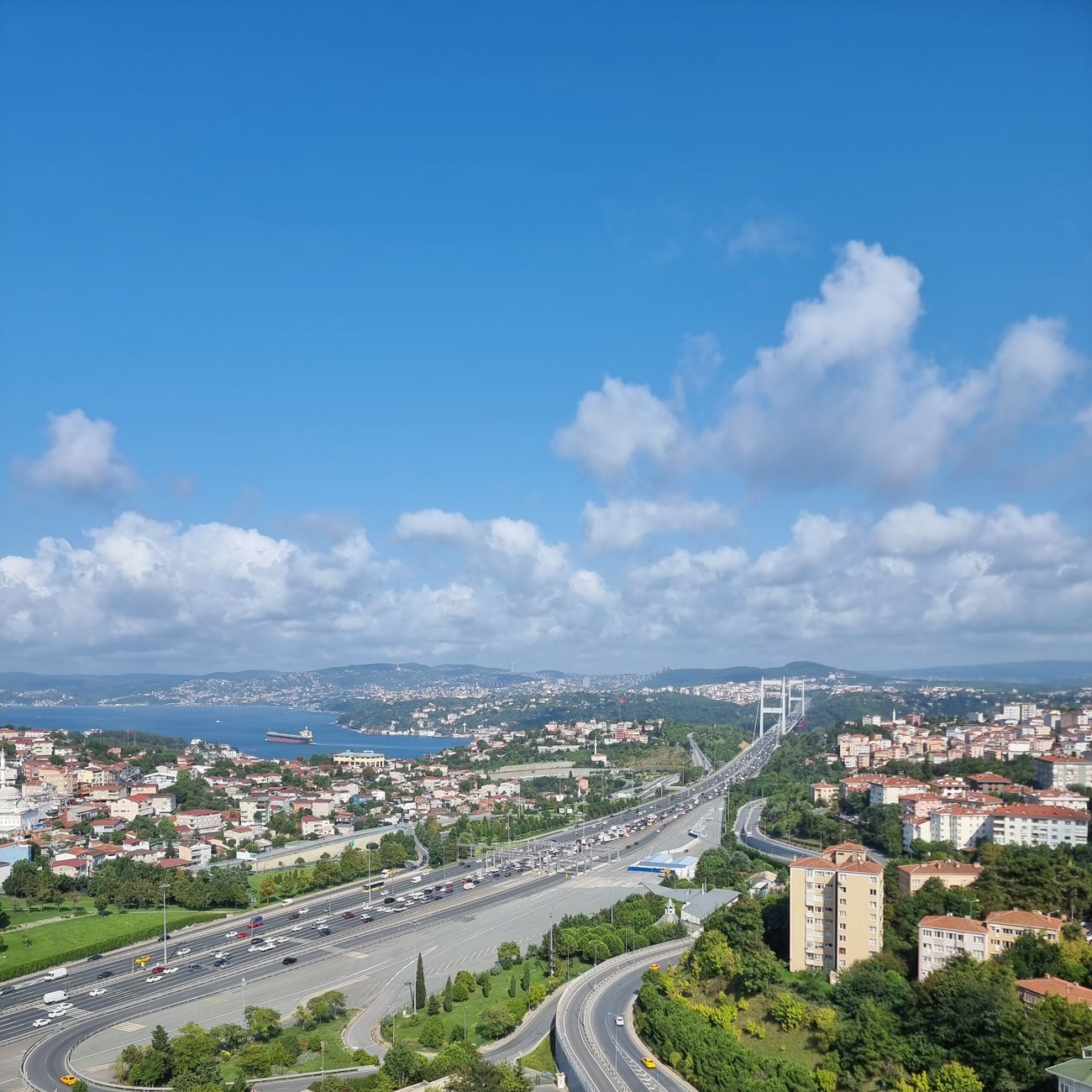 İstanbul Boğazı ve şehir silüeti